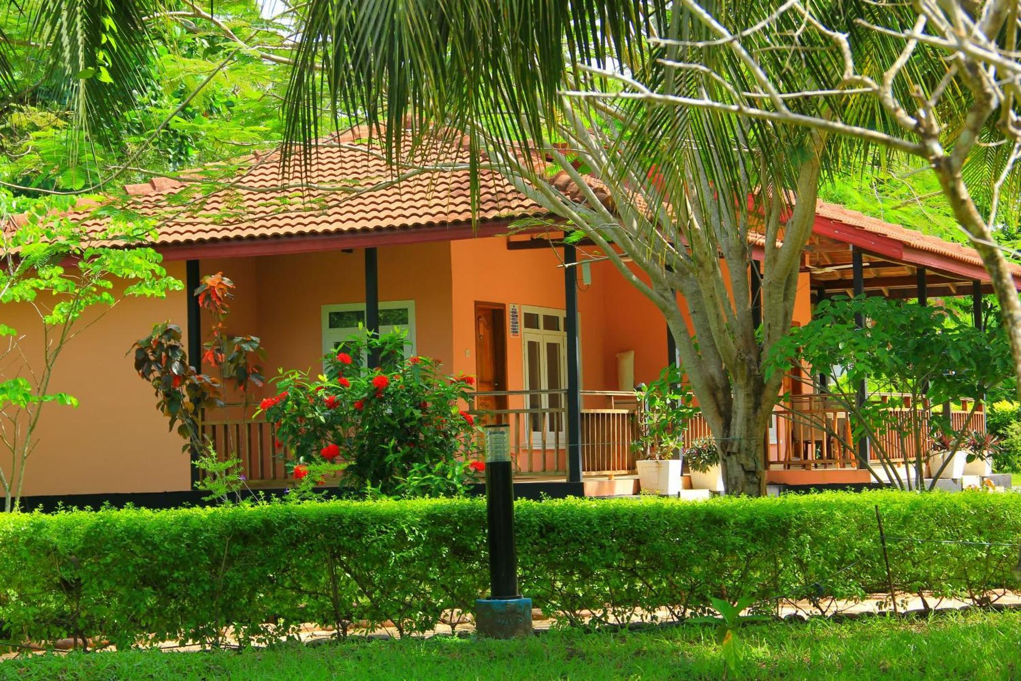 Charlestina Beach Resort Ampeni Exterior foto